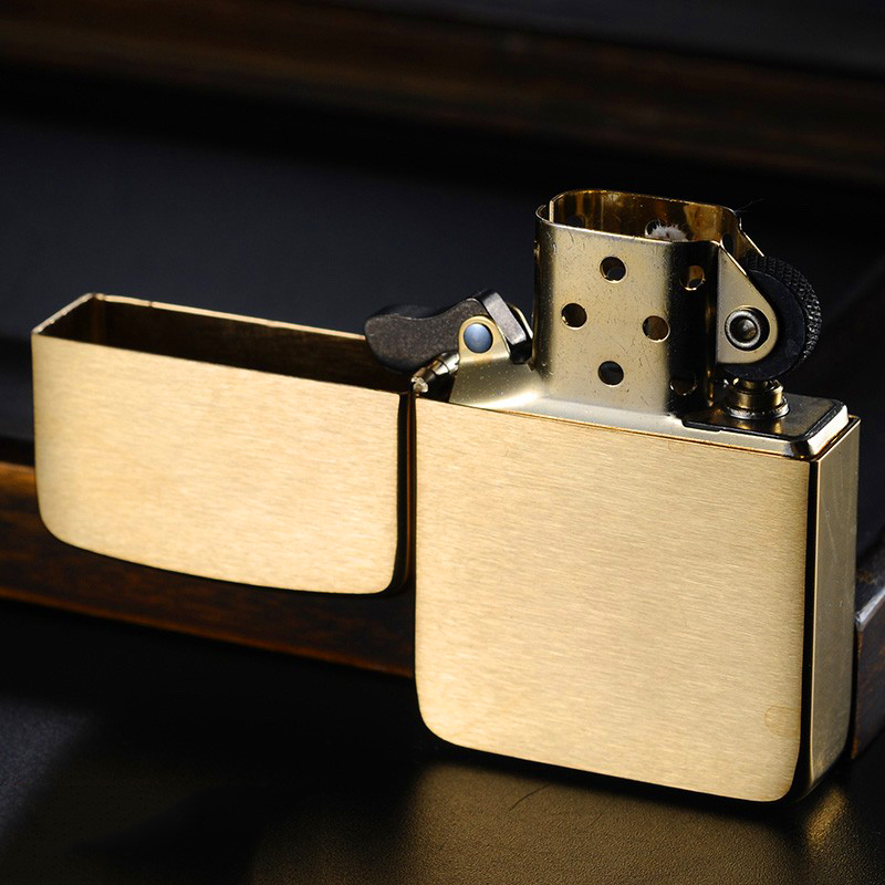 ไฟแช็ค Zippo แท้ " Zippo 1941 Replica™ Brushed Brass " แท้นำเข้า 100%