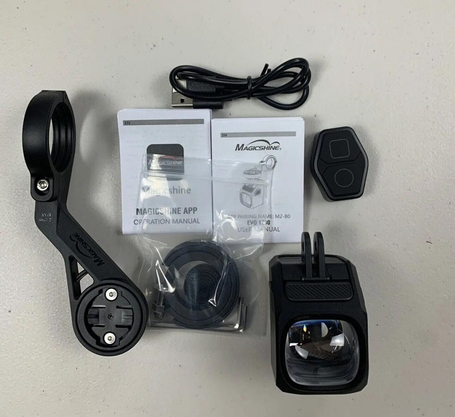 ไฟหน้า Magicshine EVO 1700 Black ค่าลูเมนสูงสุด 1700 LUMENS รันไทม์สูงสุด 11 ชม กันน้ำ IPX6