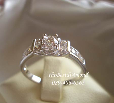 BR915RD+++แหวนชู แบบเล่นระดับ งานสวยมากๆๆ เรียบร้อย ดูผู้ดีมากค่ะ ใส่แล้วหรูหรานิดๆ แต่ไม่เวอร์ เพชรสวยวิบๆเลยค่ะ