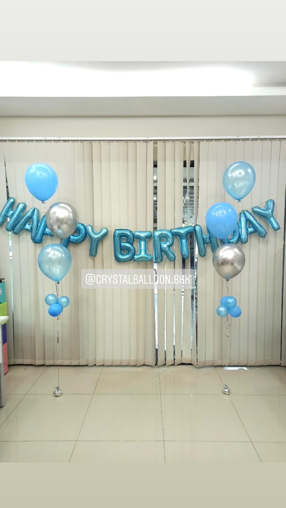 ลูกโป่ง วันเกิด ช่อลูกโป่ง ช่อ 3 ลูก 2 ช่อ พร้อม ฟอยล์ตัวอักษร Happy Birthday พร้อมตกเเต่ง สามารถเปลี่ยนสีลูกโป่ง/เปลี่ยนสี-ฟอยล์ตัวอักษรได้