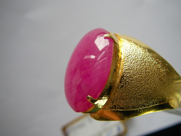 ทับทิมพม่า กิมบ่เซี้ยง สตาร์ชัด 6 ขา สีแดงชมพู เนื้อในธรรมชาติ ขนาด 10x12x6.8 mm. นน.7.7 ct.