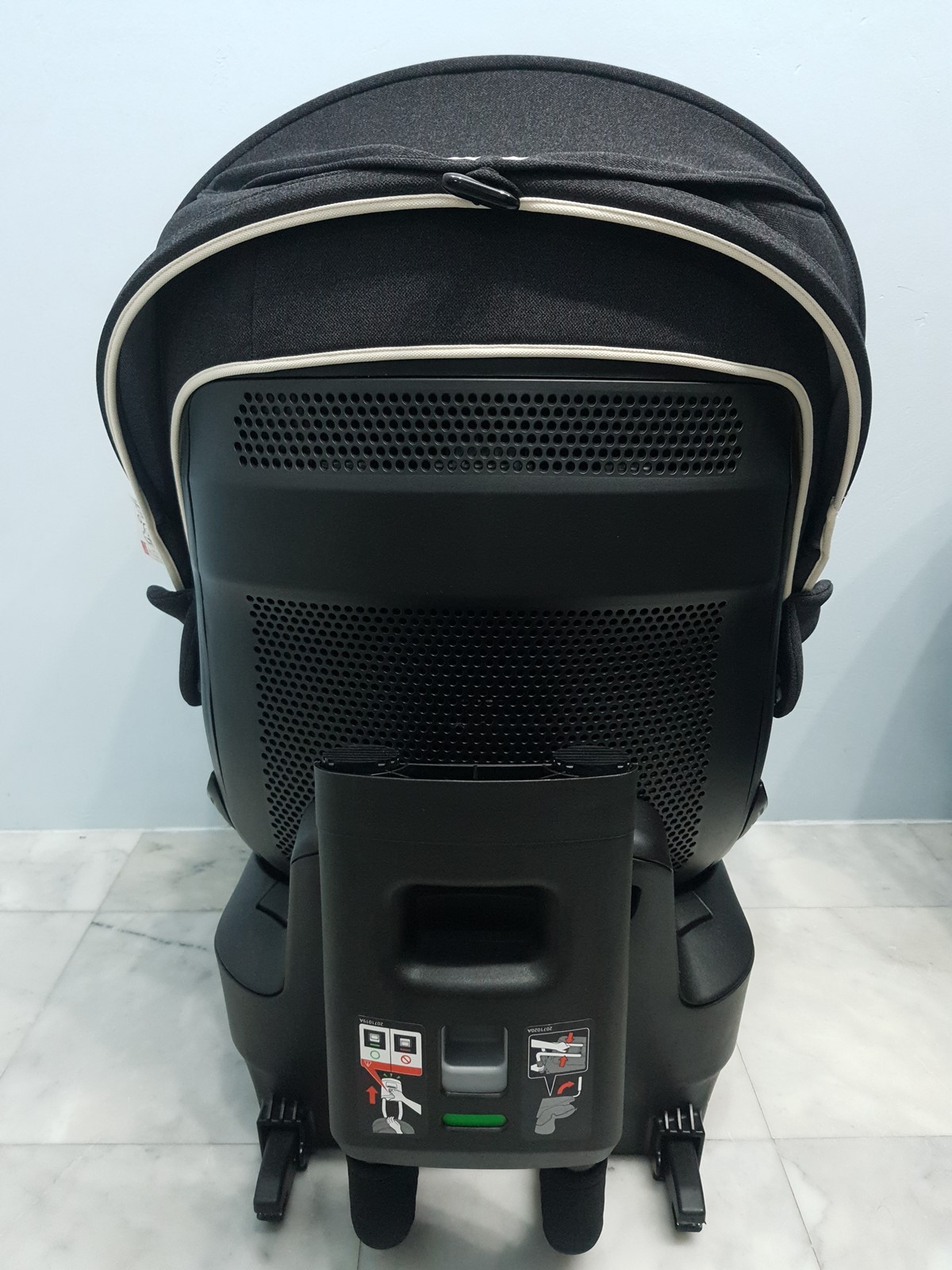 Ailebebe Kurutto 4i (isofix) premium natural สีดำ