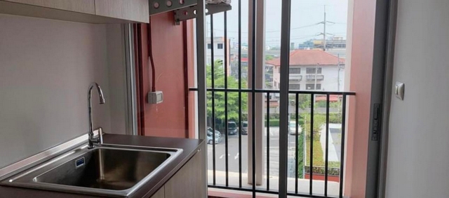 ให้เช่าคอนโดพาร์ค รามอินทรา ชั้น 5 ขนาด 29 ตร.ม.เฟอร์ครบ มีเครื่องซักผ้า ใกล้รถไฟฟ้า