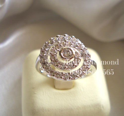 BR516RD+++แหวนเพชร cz ขดหอย+++Modern มากๆๆ เหมือนออกมาจาก catalog ร้านจิวฯ เลยค่ะ แบบ INtrend สุดๆๆๆ เพชรวิบๆๆ