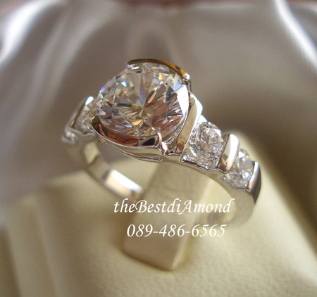 มมาอีกวงค่ะ สำหรับไซน์ใหญ่เกิน 1 กะรัต วงนี้ประมาณ 2 กะรัตกว่าๆค่ะ หรูหรามากค่ะ ชุปทองแท้ 24 K 5 ไมครอน รหัส BR912RD