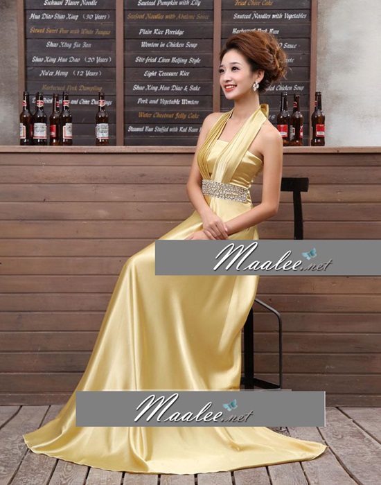 พร้อมเช่า ชุดราตรียาว เกาะอก แบบเก๋คล้องคอ สีทอง กระโปรงทรงเอ ประดับเลื่อมช่วงเอว