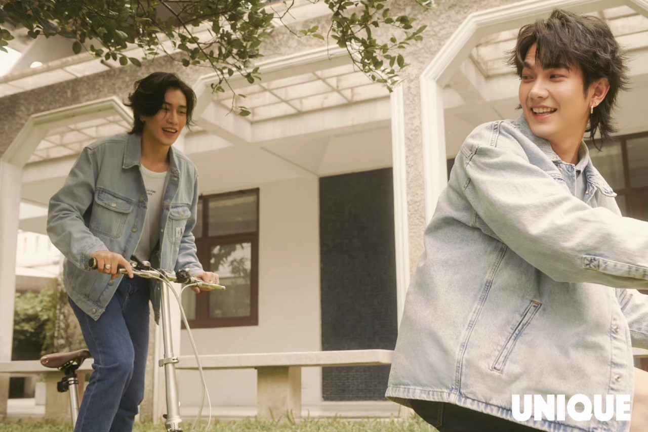 นิตยสาร UNIQUE ไบเบิ้ลบิว