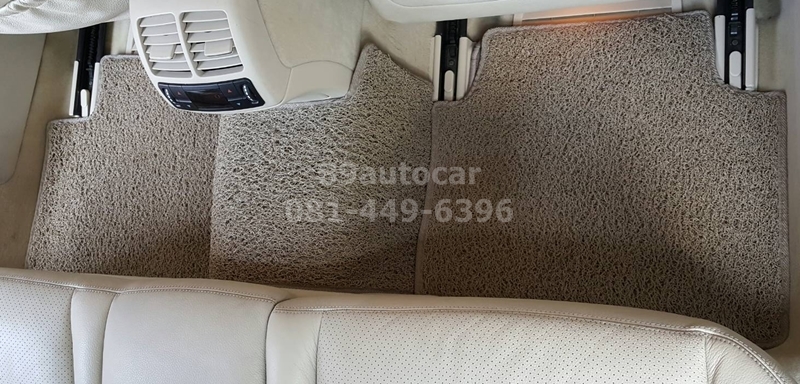 พรมไวนิลดักฝุ่น Benz E240 W211 สีครีมขอบครีม