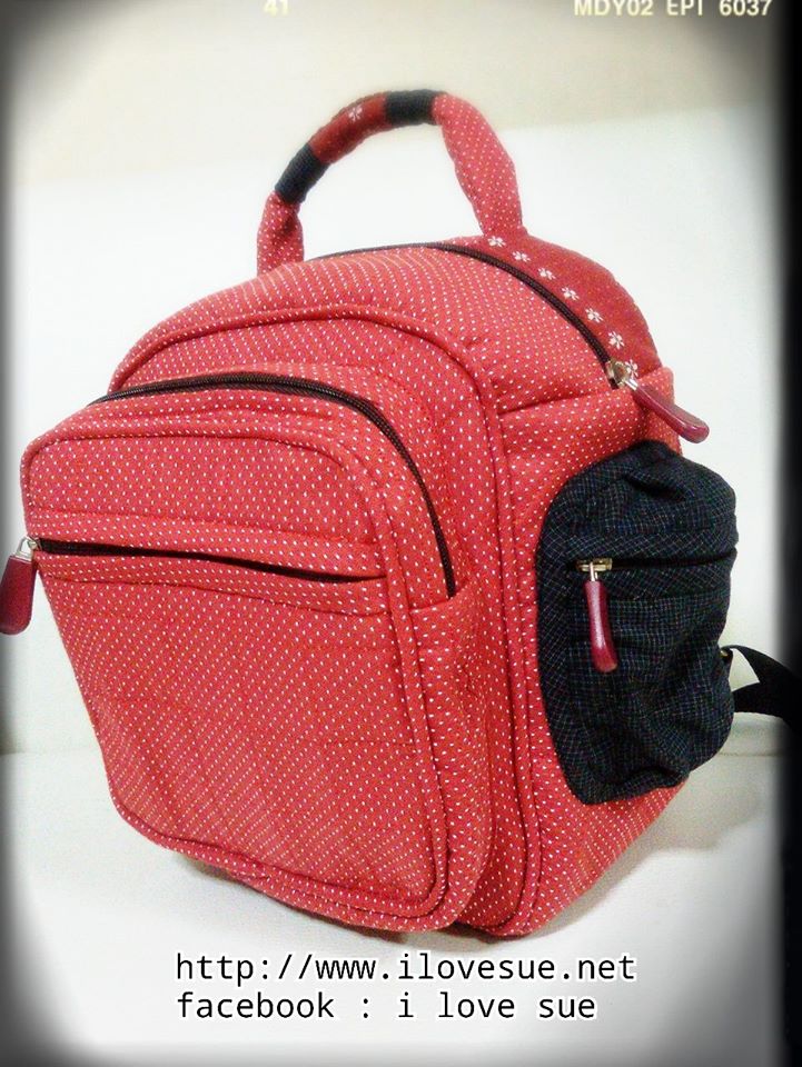 กระเป๋าเป้ Old School Backpack โทนแดง - สั่งทำค่ะ
