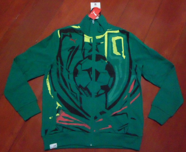 เสื้อฟุตบอล ทีมชาติแคเมอรูน ชุดเสื้อแจ็กเก็ต ชุดลุยศึกฟุตบอลโลก 2010 ใหม่ M-Size / CAMEROON Football Shirt Jacket Kit World Cup 2010 Jersey NEW M-Size