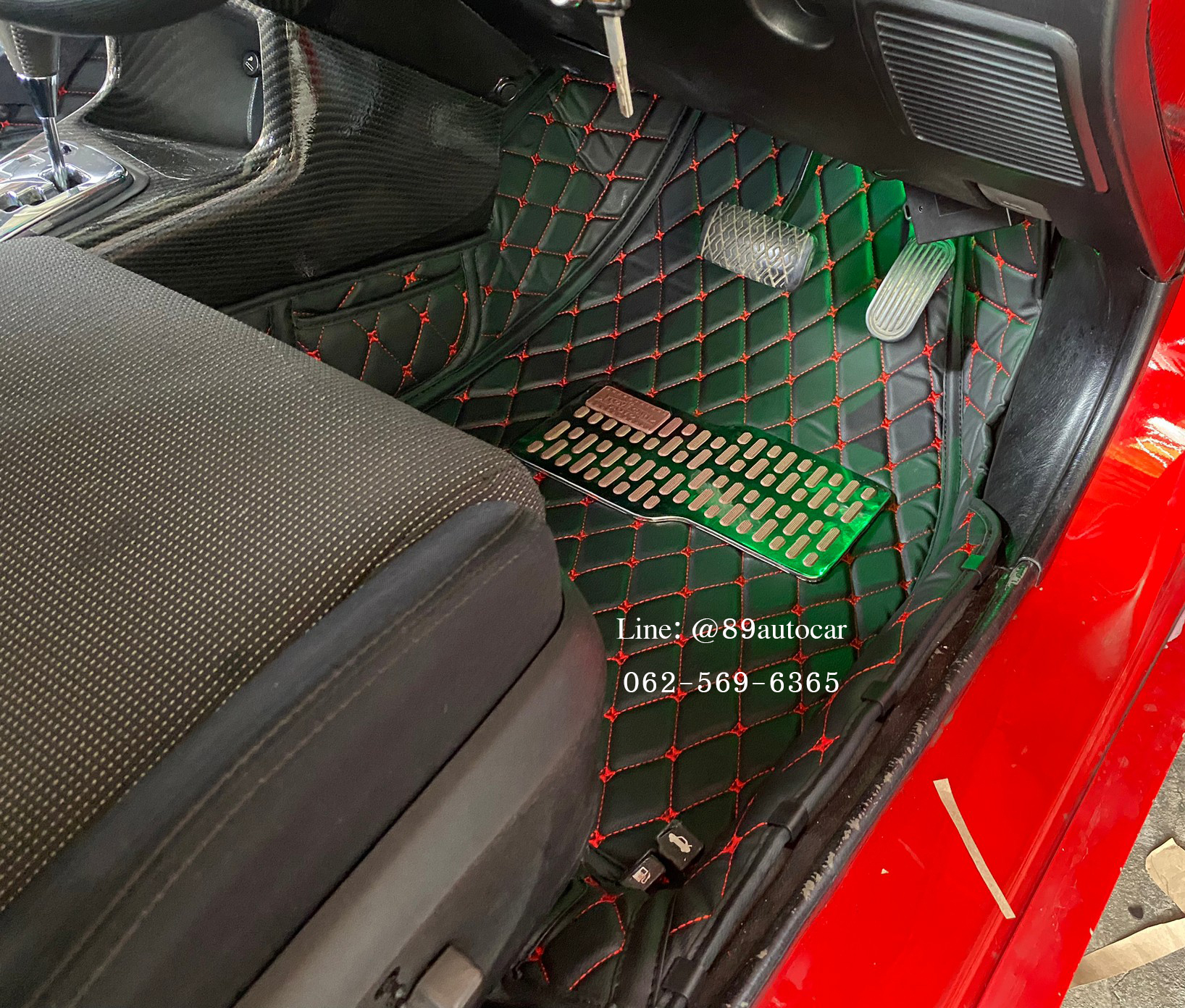 วัดแบบ สั่งตัด พร้อมติดตั้ง พรมรถยนต์ toyota Soluna มุมส้ม ปูพรม6D สีดำด้ายแดง