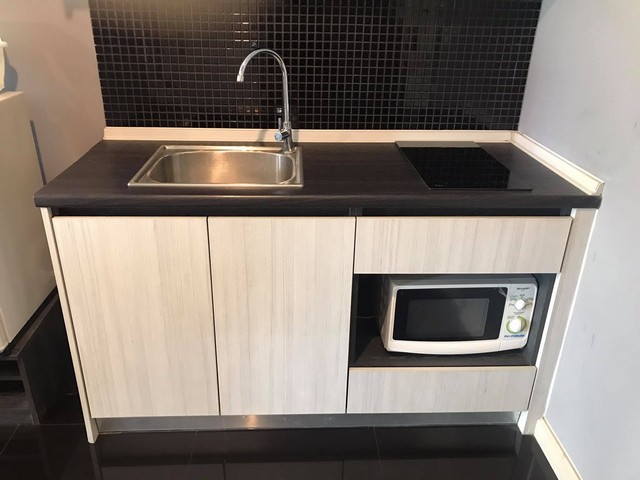 ให้เช่าคอนโด เอสตาเบ พหลโยธิน 18 ห้อง 28 ตร.ม.ห้องริม เฟอร์ครบ มีเครื่องซักผ้า 2 นาทีถึง BTS