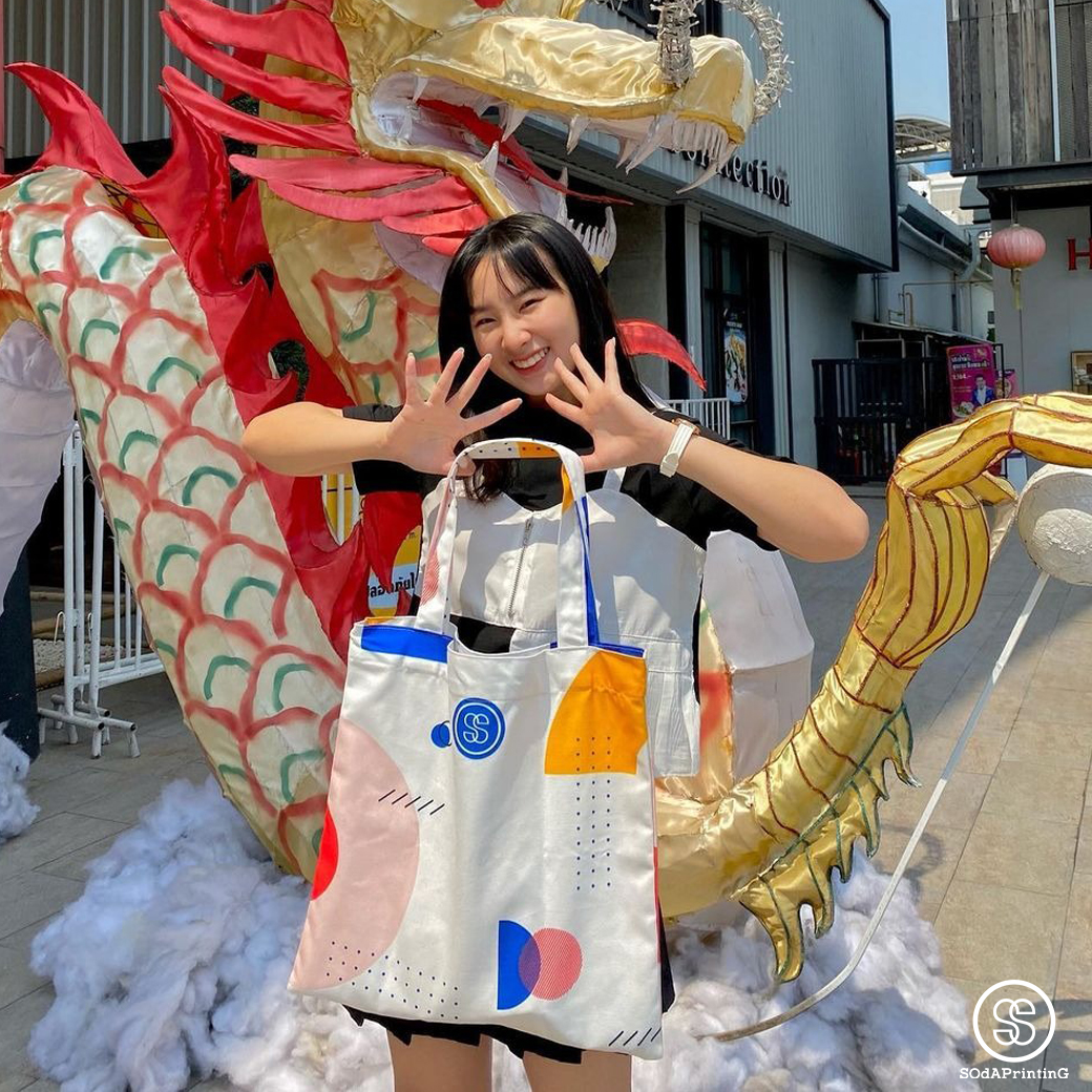 กระเป๋าผ้าแคนวาส พิมพ์ลาย Geometry White TBA0018 #SOdABag #SOdAPrintinG #กระเป๋า #กระเป๋าผ้า