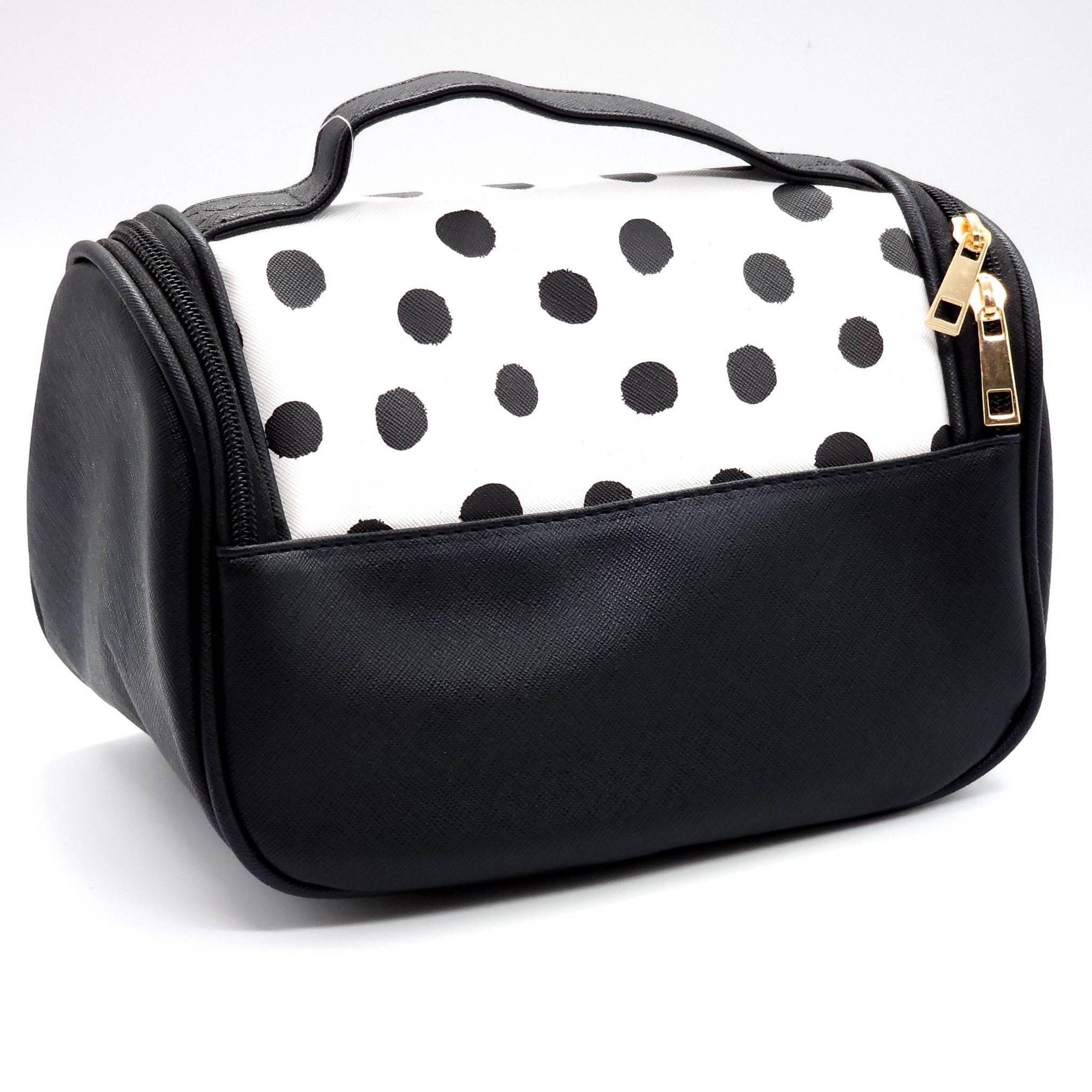 กระเป๋าใส่เครื่องสำอาง ลิขสิทธิ์แท้จาก Sanrio และมีซิปรอบกระเป๋า เปิด-ปิด มีลาย Dalmatians,Winnie The Pooh,Hangyodon,Pocchaco,Snoopy Peanuts