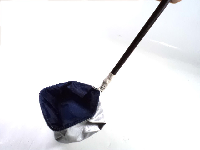 กระชอนตักปลากัดแบบผ้าร่มอุ้มน้ำได้ ปากกระชอนทรงห้าเหลี่ยม ด้ามยาวพิเศษ