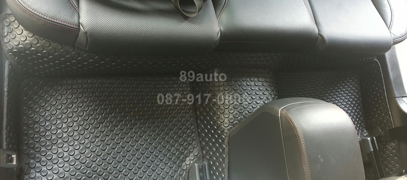 ยางปูพื้นรถยนต์เข้ารูป Mazda 3 2016 กระดุมสีดำขอบดำ