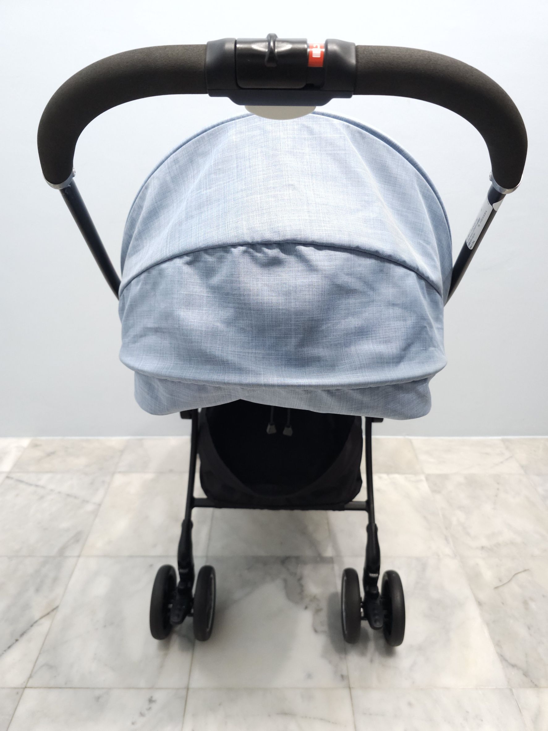 รถเข็นเด็ก Aprica Luxuna Comfort สีฟ้า [มือสอง ทำความสะอาดพร้อมใช้งาน]