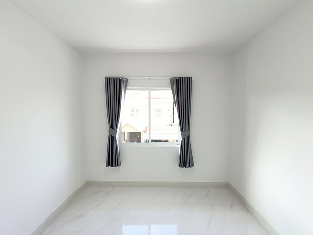 ขายทาวน์เฮ้าส์ 2 ชั้น หมู่บ้านพฤกษา20 แบบ 3 ห้องนอน 2 ห้องน้ำ ใกล้รถไฟฟ้าคูคต รีโนเวทใหม่พร้อมอยู่ ฟรีโอน