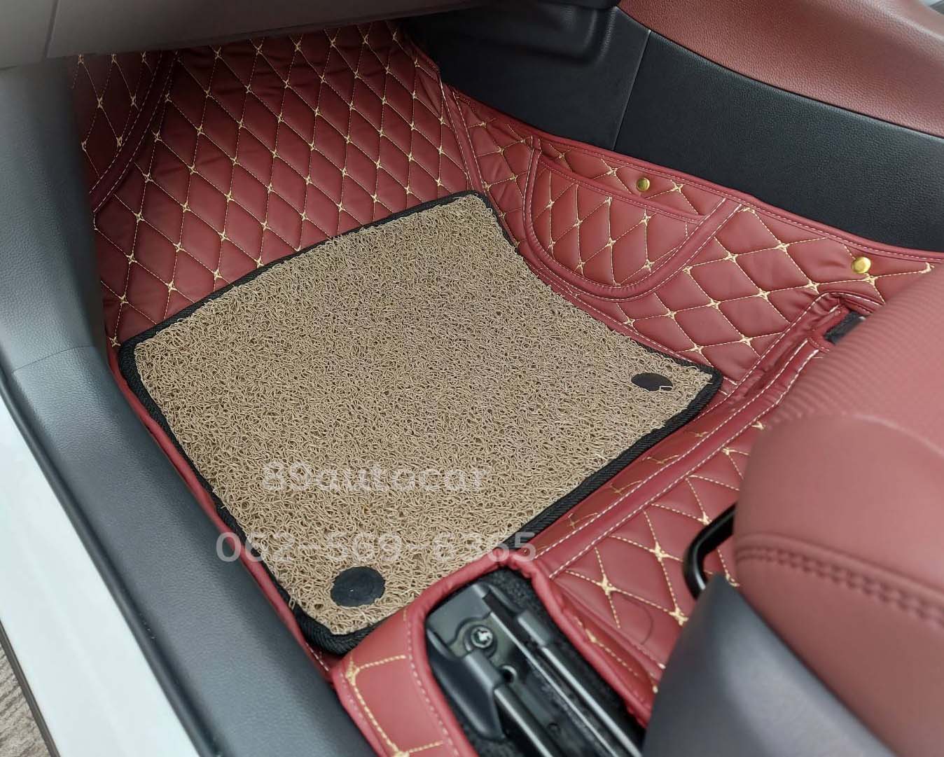 พรมรถยนต์ Toyota Collora Cross ปูพรม7D สีแดงไวน์ + ไวนิลดักฝุ่นสีครีมขอบน้ำตาล เต็มคัน