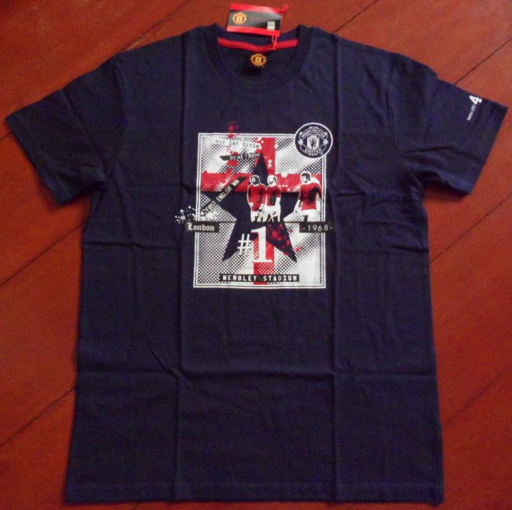 เสื้อที-เชิ๊ต (เสื้อยืดคอกลม) ฟุตบอล ทีมสโมสรแมนเชสเตอร์ ยูไนเต็ด ชุดที่ระลึก UEFA Champions League Champions 1968 ใหม่ M-Size / MANCHESTER UNITED Football T-Shirt Commemorative Kit UEFA Champions League Champions 1968 Jersey NEW M-Size
