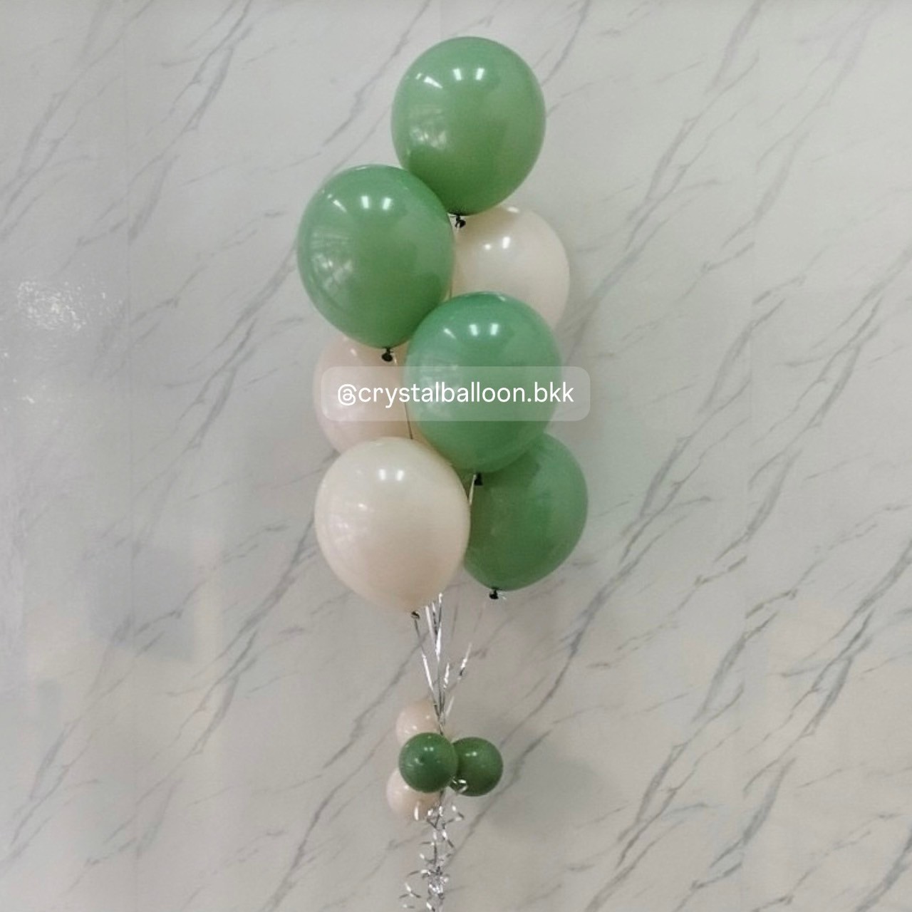 ลูกโป่ง แสดงความยินดี ช่อลูกโป่ง 7 ลูก 1 ช่อ สี Olive green และ สี Sand พร้อมตกแต่ง สามารถเปลี่ยนสีลูกโป่งได้