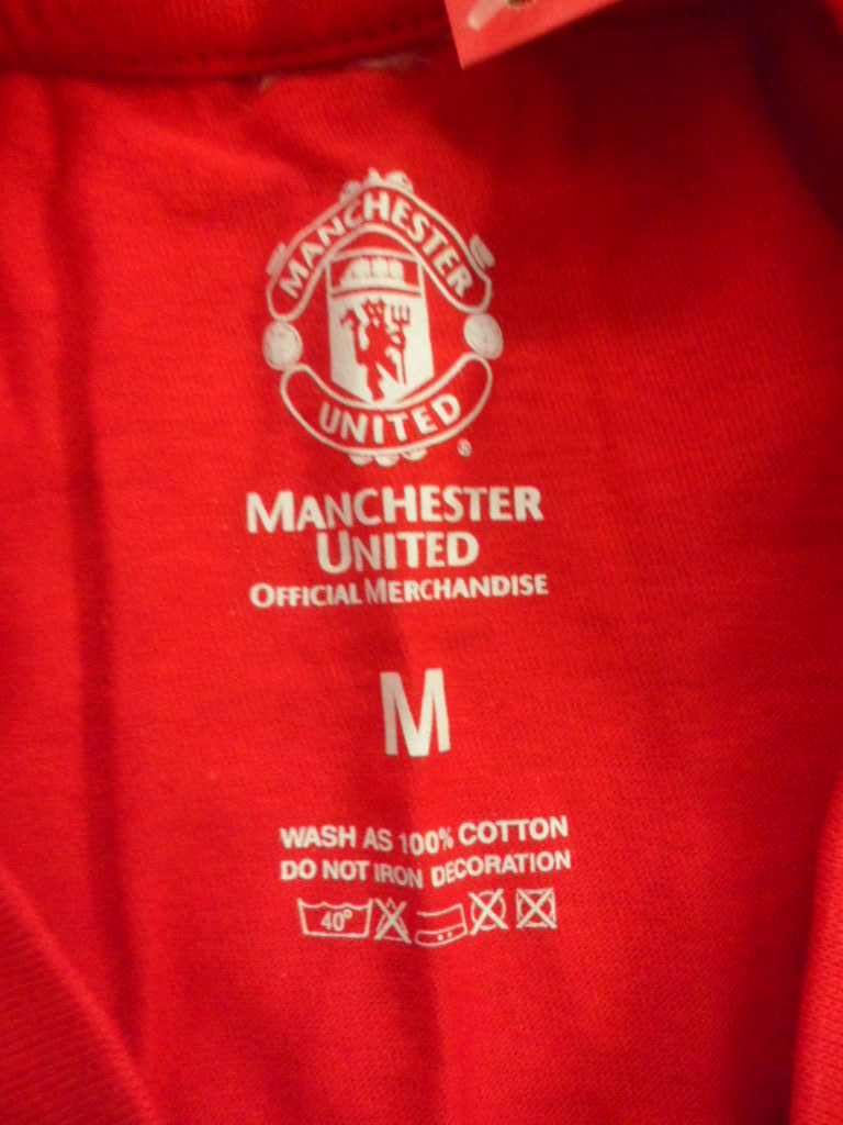 เสื้อที-เชิ๊ต (เสื้อยืดคอกลม) ฟุตบอล ทีมสโมสรแมนเชสเตอร์ ยูไนเต็ด ชุดที่ระลึก 20 TITLES EPL CHAMPIONS ใหม่ M-Size / MANCHESTER UNITED Football T-Shirt Commemorative Kit 20 TITLES EPL CHAMPIONS Jersey NEW M-Size