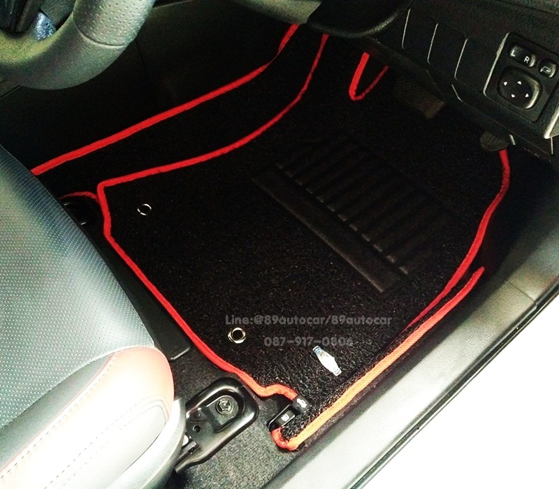 พรมไวนิลปูพื้นรถยนต์ Toyota Altis 2016 ไวนิลสีดำขอบแดง