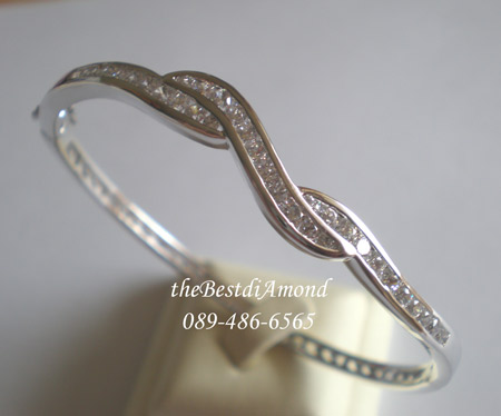 BB017RD+++กำไล 3 curves +++แบบเก๋ๆ ดีไซน์ดูดี ภูมิฐานแต่ไม่เวอร์ ดูดีมากๆๆ งานเหมือนร้านเพชรเลยค่ะ