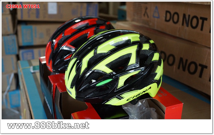 หมวกจักรยานมีแว่น CIGNA รุ่น WT051 งานอบ Inmold (มี1เลนส์) มีสีชมพู