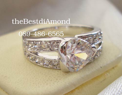 BR523RD+++แหวน Middle of love+++แหวนเพชรรูปหัวใจ วางแบบขวาง ประกบด้วยเพชรแถว 2 แถว ดูทันสมัยมากๆ เพชรเล่นไฟวิ๊งๆมากเลยค่ะ