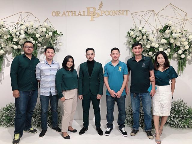 พร้อมเช่า ชุดสูทชาย สีเขียวเข้ม ทรงเข้ารูป สไตล์เกาหลี ไม่มีเสื้อกั๊ก