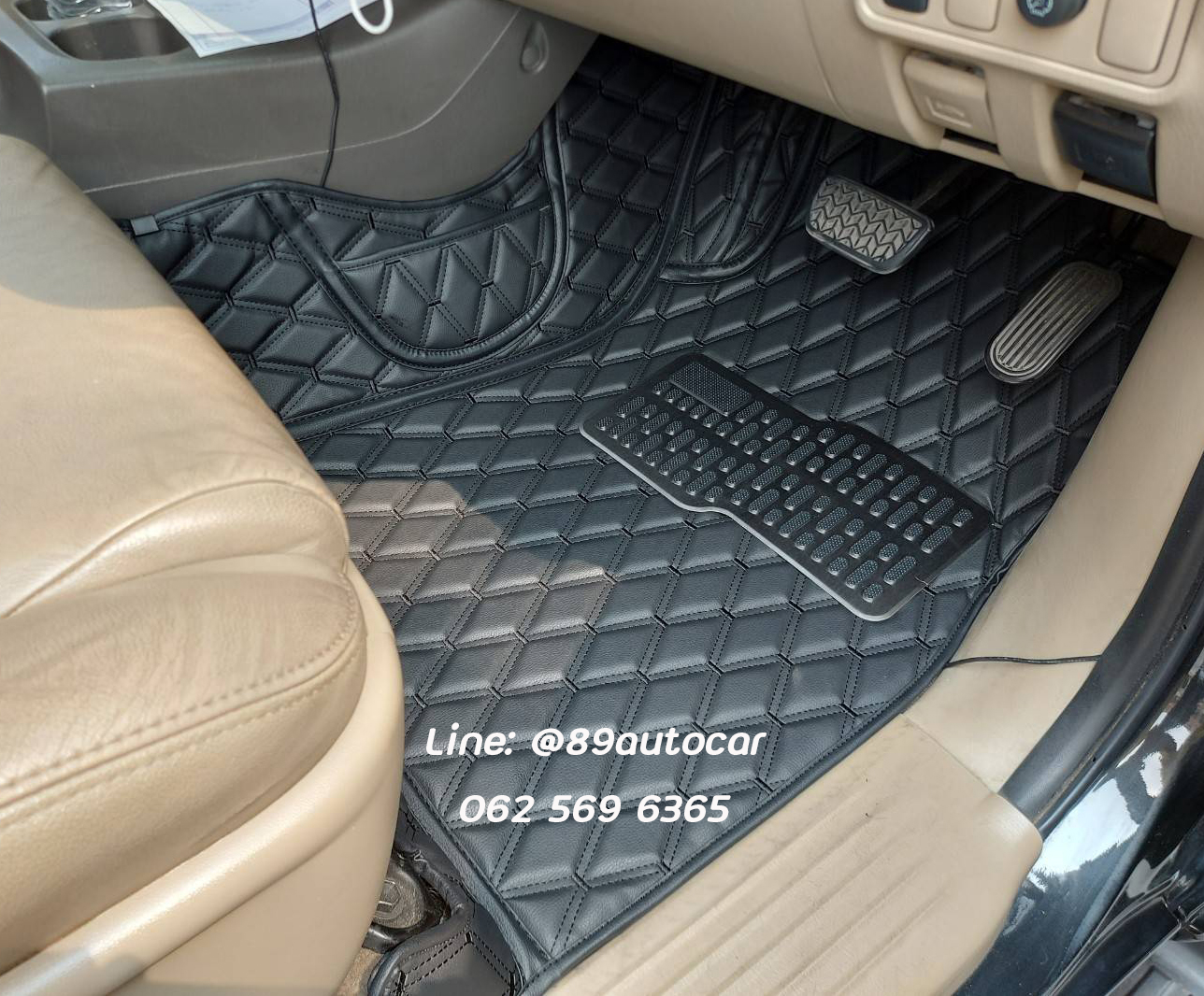 Toyota Fortuner (โตโยต้า ฟอจูนเนอร์) 2005-2014 ปูพรมVVIP สีดำด้ายดำ เต็มคัน