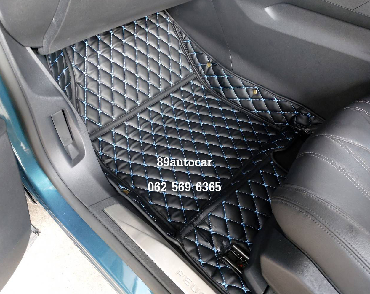 ขายพรมรถยนต์ Peugeot 5008 สีดำด้ายฟ้า เต็มคัน