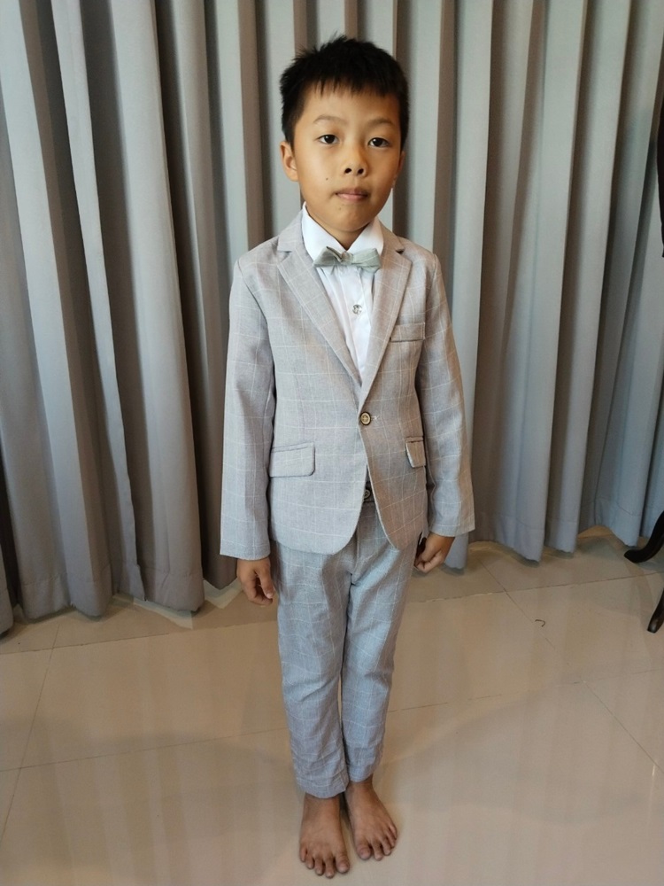 พร้อมเช่า ชุดสูทเด็กชาย สีเทาอ่อน 2 กระดุม ลายตาราง **พร้อมเช่าไซส์ 110, 130,140,150,160,170**