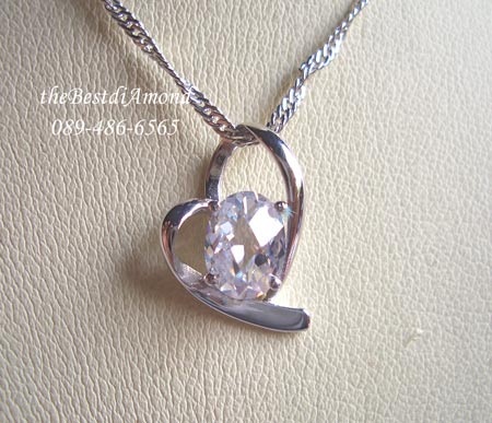BP909RD+++Oval in My Heart+++จี้น่ารักๆๆ ทันสมัย เก๋ไก๋ ใส่สวยทุกโอกาส เพชรเป็นรูปไข่ เล่นไฟดีค่ะ ล้อมอยู่ในกรอบหัวใจ น่ารักมากๆๆ ตัวเรือนเงินแท้