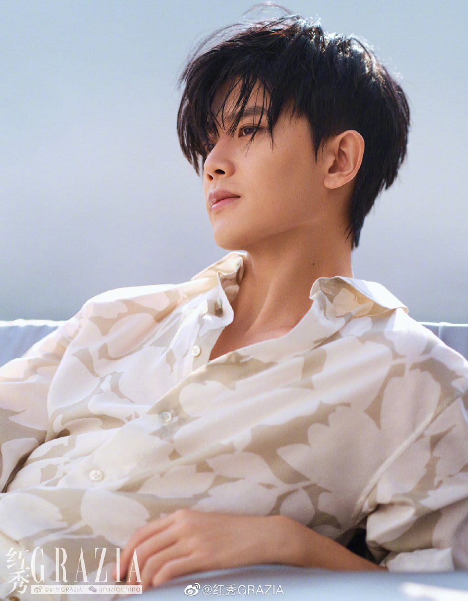 นิตยสาร Grazia Vol.595 เหรินเจียหลุน +โปสเตอร์พร้อมกระบอก