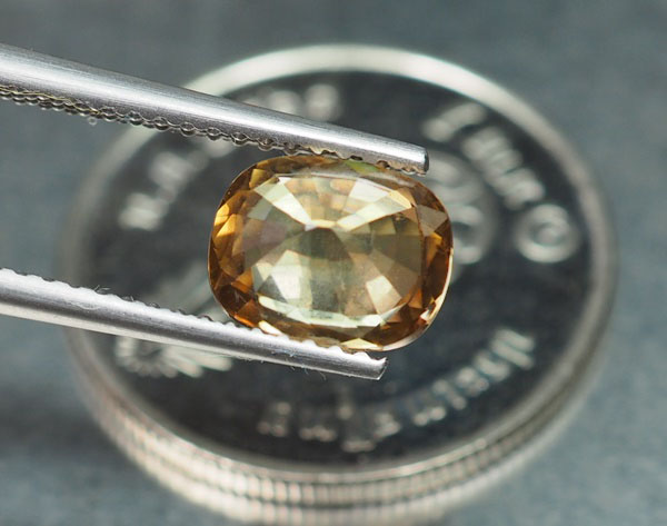 เพทายกัมพูชา 1.92 กะรัตทรงสวย