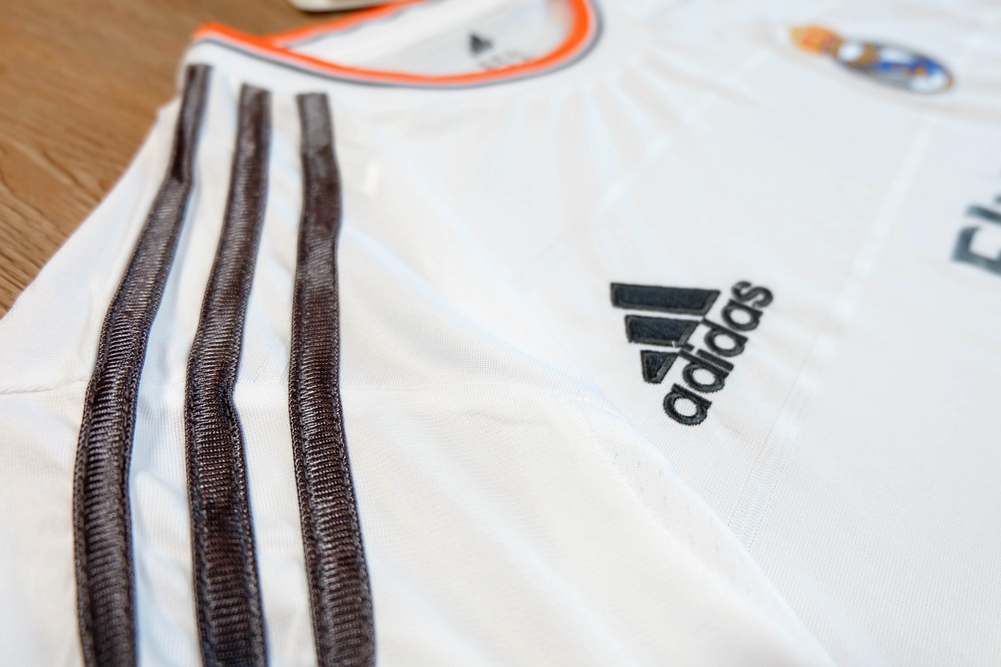 Real Madrid 2013/14 Vintage Jersey เสื้อฟุตบอลรีลมาดริดย้อนยุค