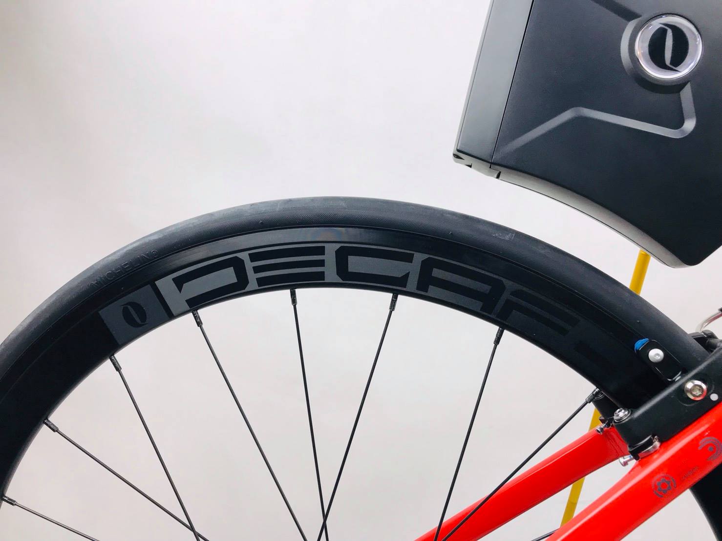 จักรยานไตรกีฬา JAVA TORNADO TT Triathlon bikes เฟรมคาร์บอน ล้อ DECA42, ชุดขับ 105 22สปีด