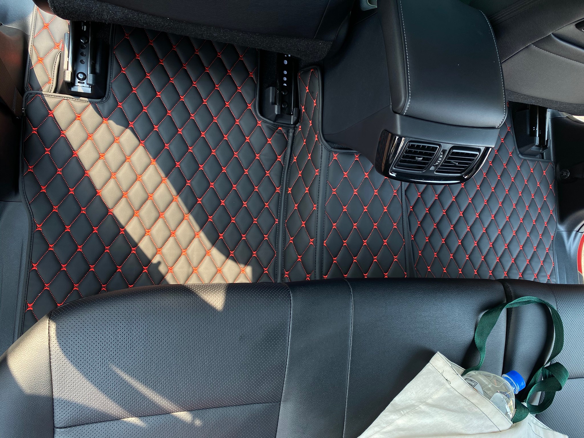 พรมสั่งตัด พรม6ดี ปูพื้น Toyota Revo 4 ประตู เข้ารูป ทุกรุ่น