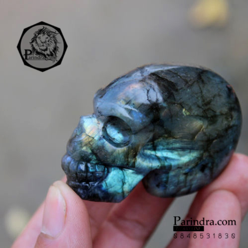 หิน ลาบราดอไลท์ (Labradorite) แกะสลักรูปหัวกระโหลก ประกายสีเขีวเหลือง #LA108