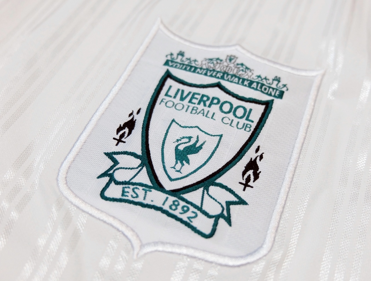 Liverpool 1995/96 Away Vintage Jersey เสื้อฟุตบอลลิเวอร์พูลย้อนยุค Carlsberg