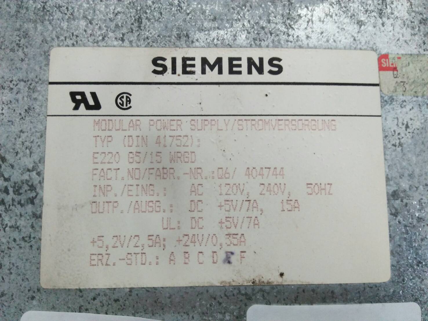 PLC “ SIEMENS ” รุ่น E220 G5-15 WRGD