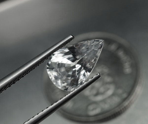 เพทายกัมพูชา 2.60 กะรัตทรงหยดน้ำ