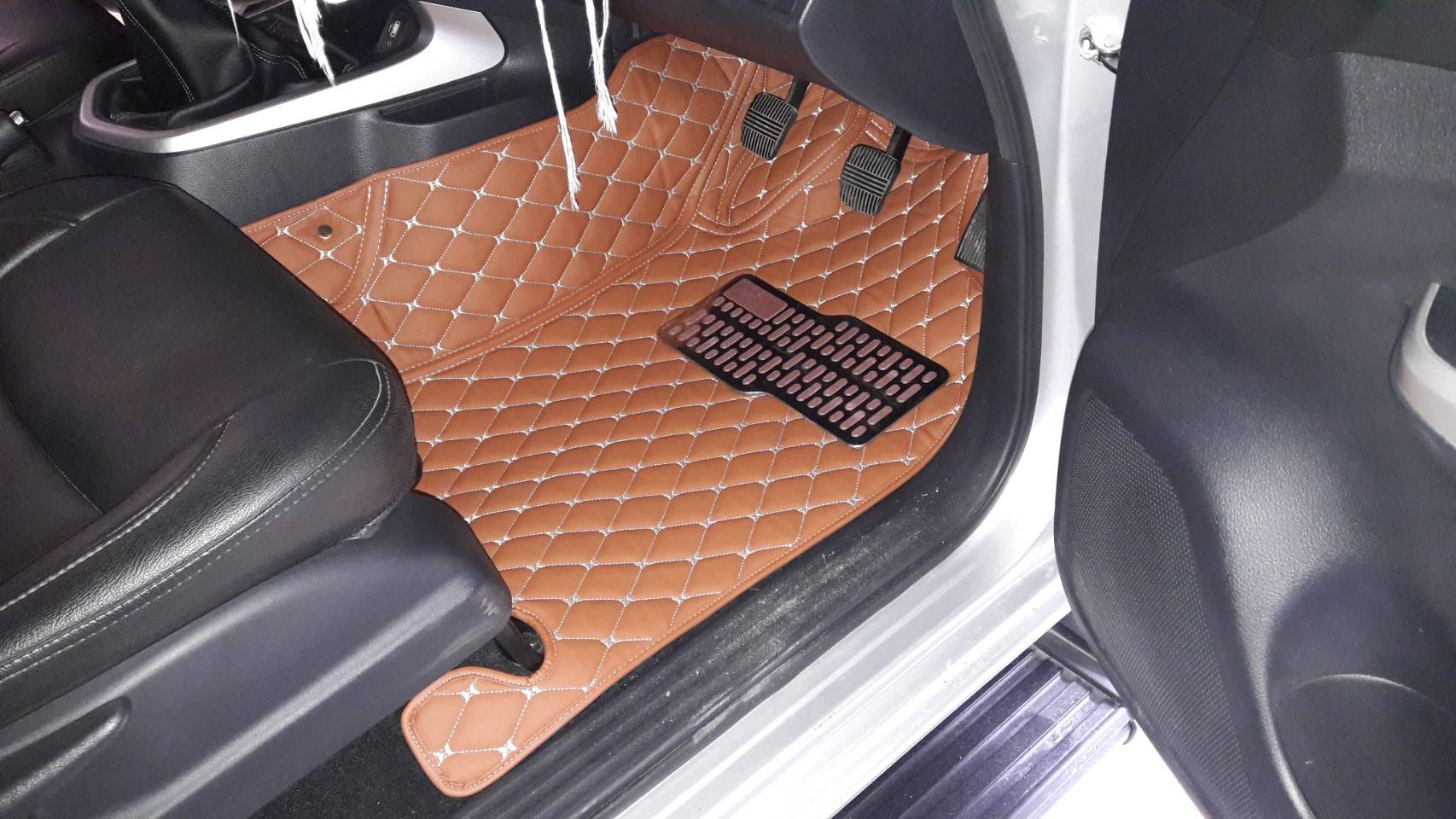 พรมรถยนต์ Nissan Navara Cab 2015-2020 เข้ารูป