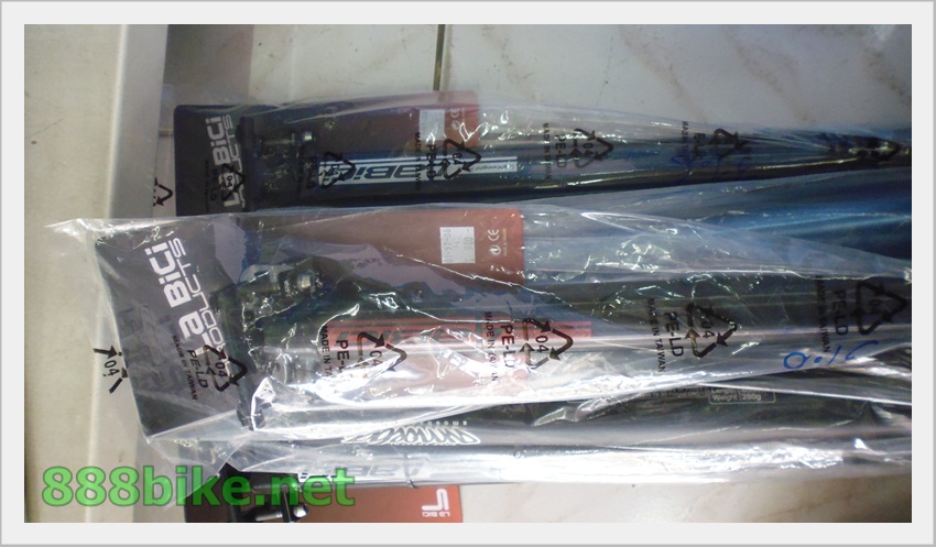 LABICI หลักอาน LA BICI LB-37 ดำขาว แดง ขนาด 27.2,30.9ม31.6