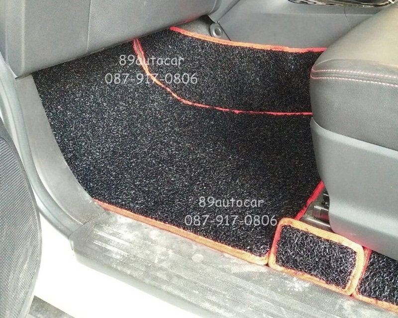 พรมไวนิลปูพื้นรถยนต์ Isuzu D-Max 2012-2017 4 ประตู สีดำขอบแดง