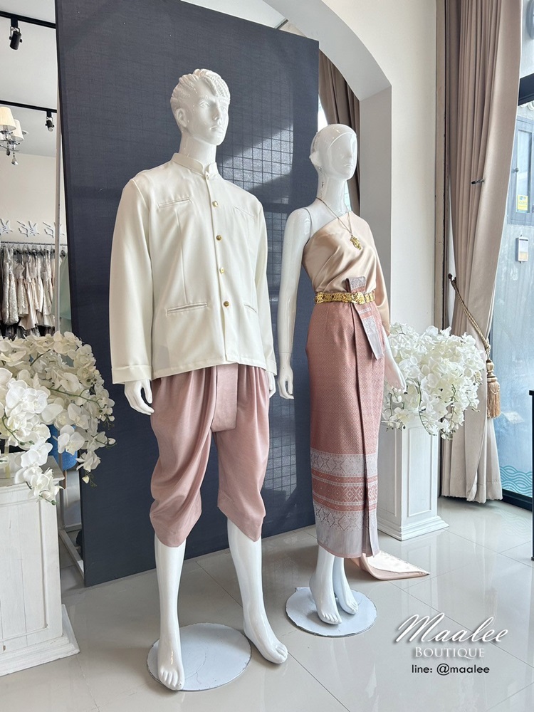 เช่า ชุดไทย ชุดเพื่อนเจ้าสาว ชุดไทยผ้าถุงสีเทาส้มเงิน สไบสีทองแชมเปญ