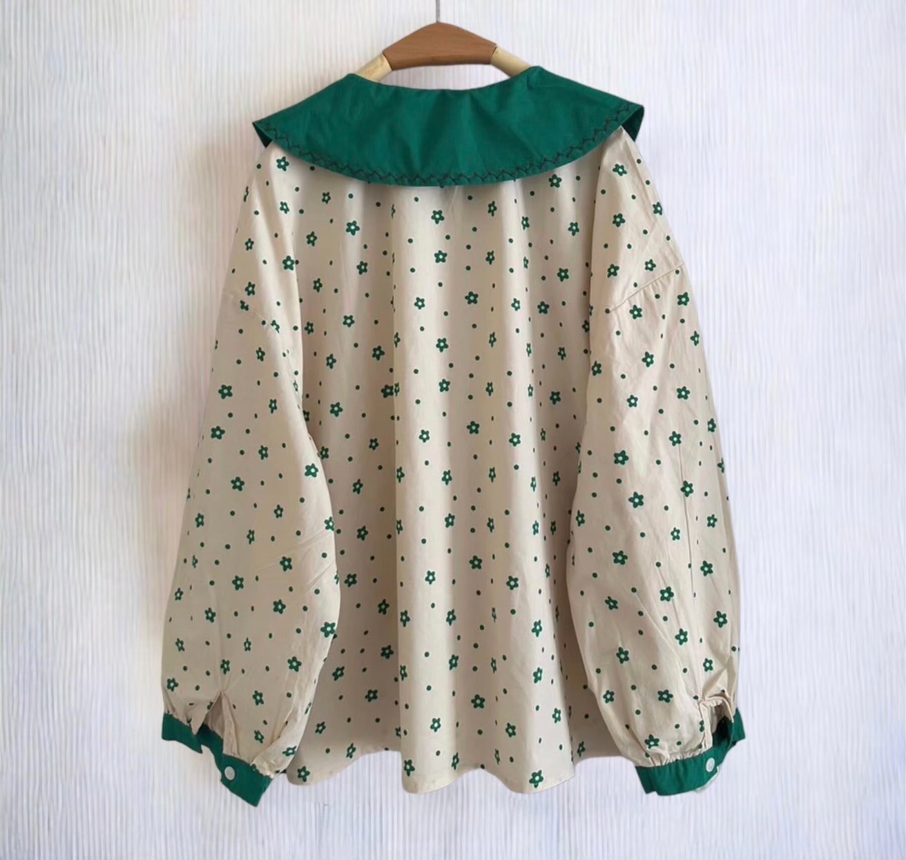 เสื้อคอบัวผ้าฝ้ายลายจุด~ดอกไม้