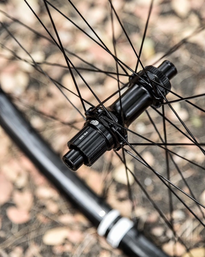 ชุดล้อเสือภูเขาล้อคาร์บอนดิสเบรก VISP BUILDER รุ่น M-Series 29ER CARBON WHEELSET NEW 2024 (Micro Spline 12sp /Sram XD 12sp /Shimano HG 8-11sp)